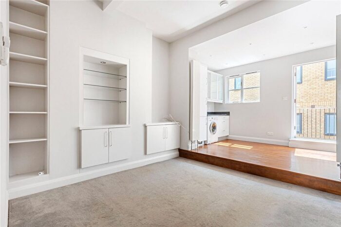 2 Bedroom Flat To Rent In Upper Richmond Road, London, SW15