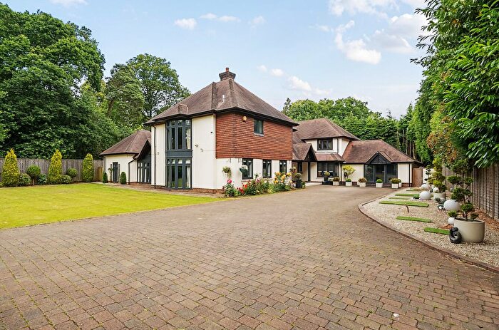 7 Bedroom Detached House For Sale In Chilworth Road, Chilworth, Southampton, Hampshire, SO16