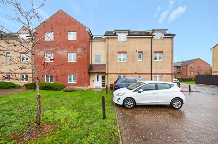 2 Bedroom Apartment For Sale In Haslers Lane, Dunmow, Essex, CM6