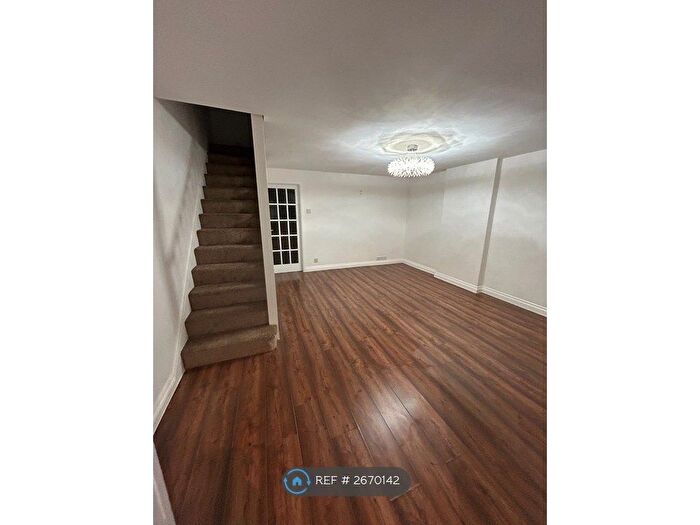 3 Bedroom Terraced House To Rent In Shady Lane, Manchester, M23