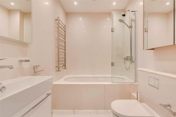 3 Bedroom Flat To Rent In Rutland Gate, Knightsbridge, London, SW7