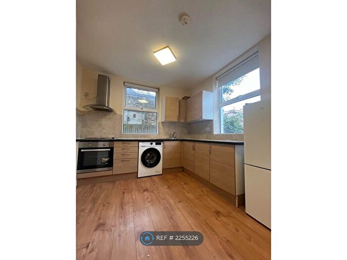 1 Bedroom Flat To Rent In Portland Road, London, SE25