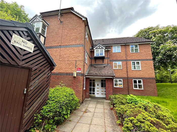 2 Bedroom Apartment For Sale In Monroe Close, Salford, Greater Manchester, M6