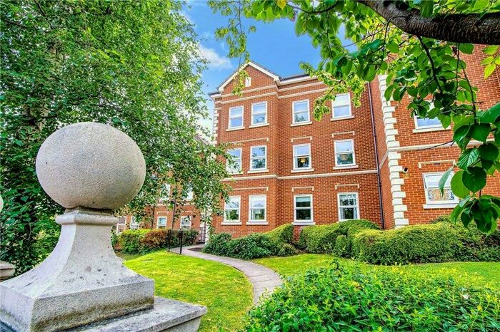 2 Bedroom Flat To Rent In Normanton Road, South Croydon, CR2