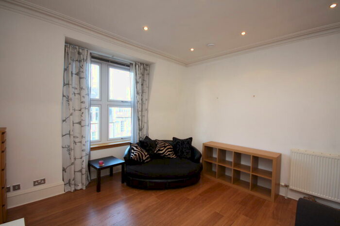2 Bedroom Flat To Rent In Holburn Street, Aberdeen, AB10