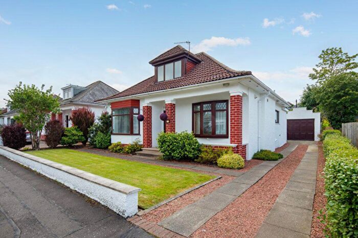 3 Bedroom Detached Bungalow For Sale In Netherburn Avenue, Netherlee, G44