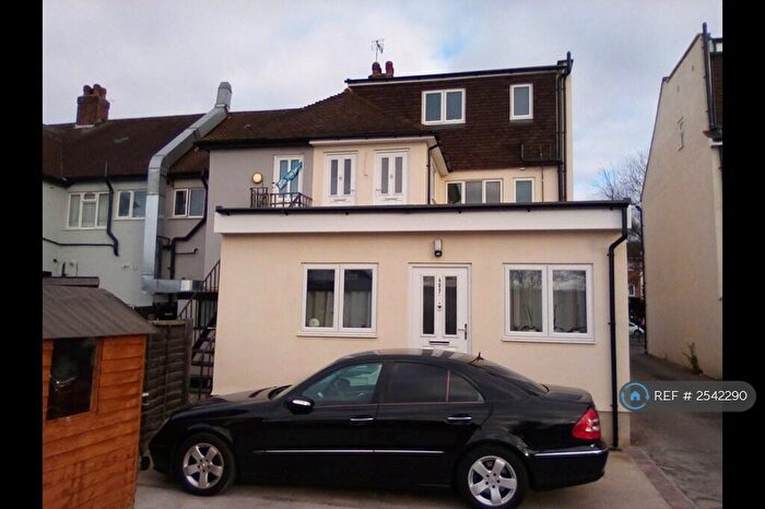 2 Bedroom Maisonette To Rent In Kingston Road, Epsom, KT19