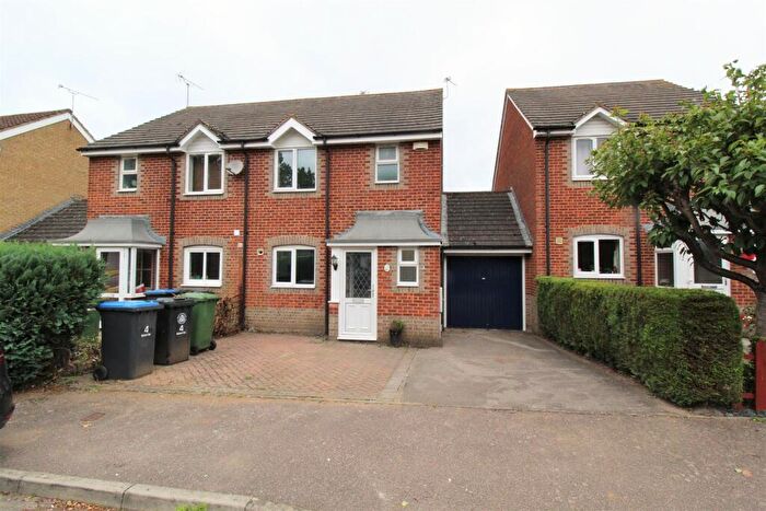 3 Bedroom Semi-Detached House To Rent In Birdhaven Close, Lighthorne Heath, CV35
