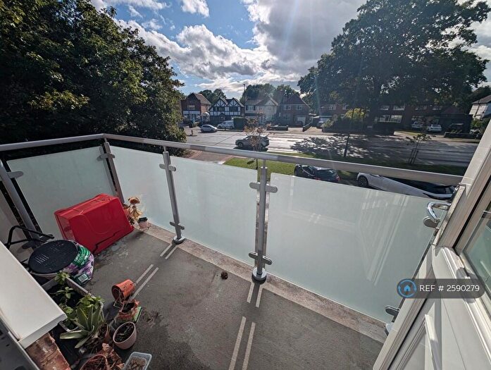 3 Bedroom Flat To Rent In Henleydale, Shirley, Solihull, B90