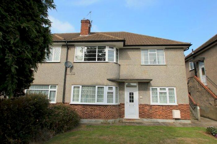 2 Bedroom Flat To Rent In High Street, West Wickham, BR4