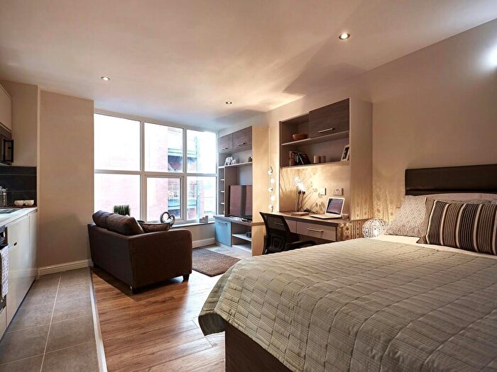 Apartment To Rent In Apt, Eagle House #, M3