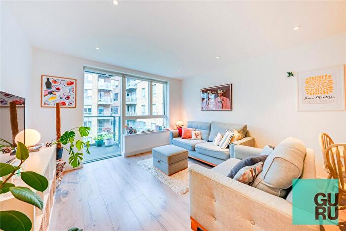 1 Bedroom Apartment For Sale In High Street, London, Cooper Court, N8