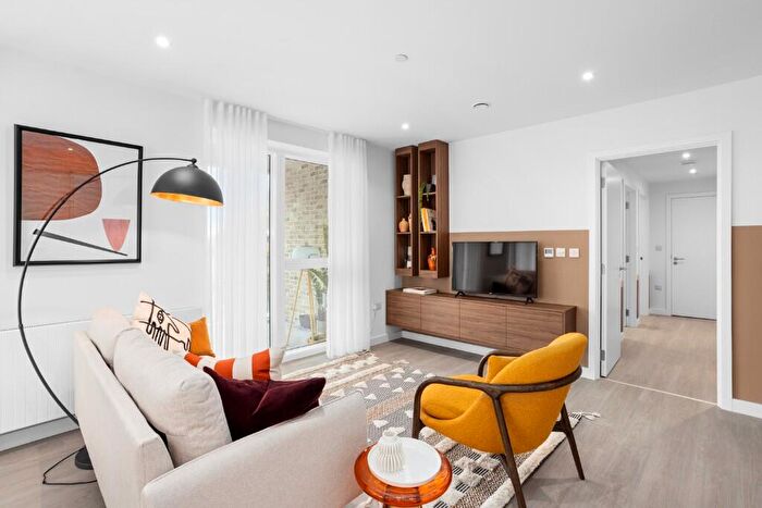 2 Bedroom Apartment For Sale In The Silkworks, London, E10