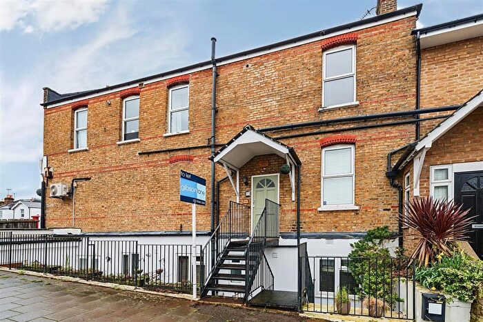 1 Bedroom Flat To Rent In Chestnut Court, Richmond Road, Kingston Upon Thames, KT2