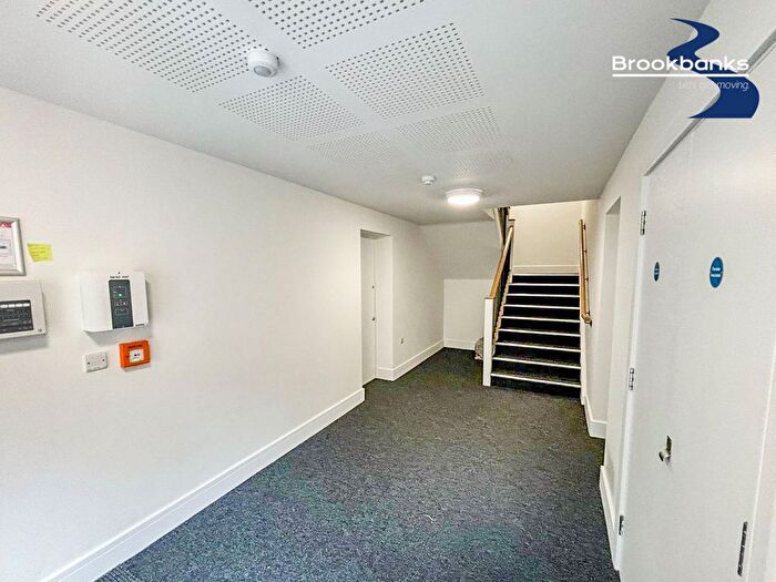 1 Bedroom Flat To Rent In Beacon Road, Chatham, Kent, ME5