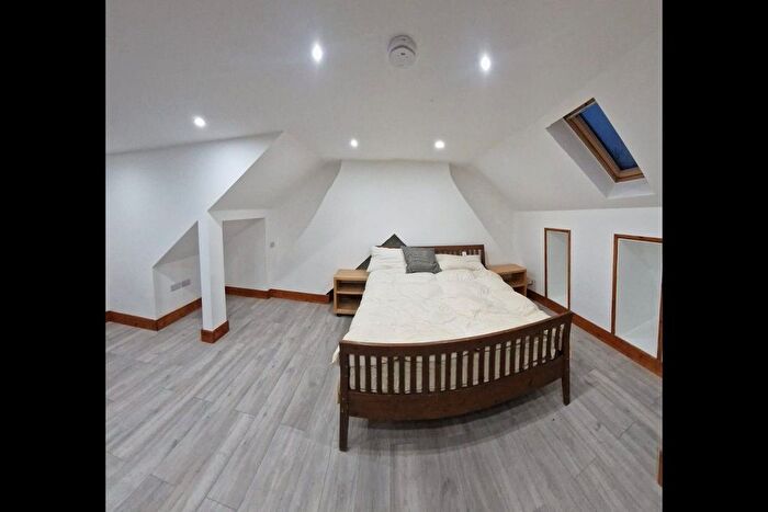 1 Bedroom Studio To Rent In Dorset Road, London, SW19