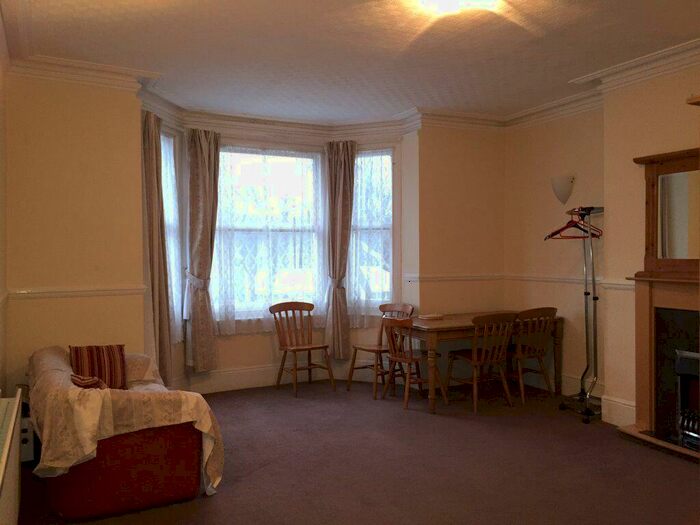 2 Bedroom Flat To Rent In Springfield Road -, P14
