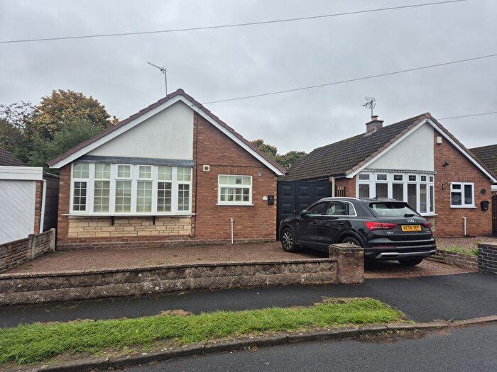 2 Bedroom Bungalow To Rent In Beachwood Avenue, Kingswinford, DY6