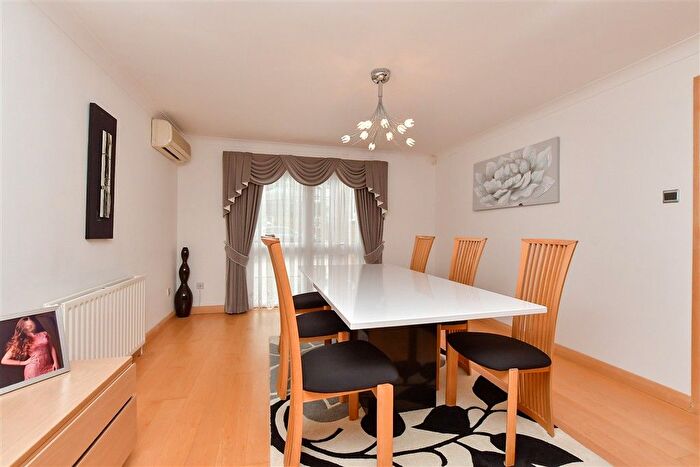 4 Bedroom Detached House For Sale In Cloisterham Road, Rochester, Kent, ME1