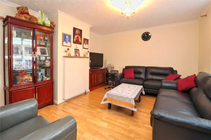 3 Bedroom Semi-Detached House For Sale In Henslow Way, Woking, Surrey, GU21