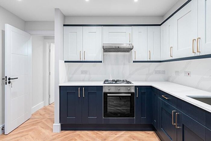 1 Bedroom Property To Rent In Flat, Lawrence Buildings, London, N16