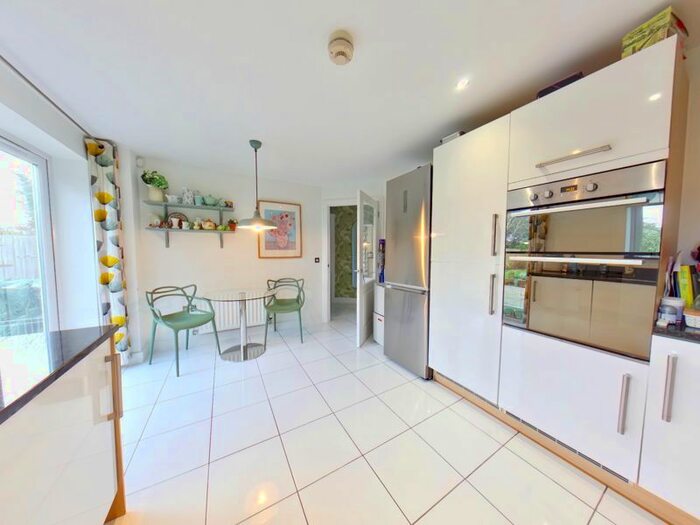 4 Bedroom Detached House To Rent In Bell Davies Road, Hill Head, Fareham., PO14