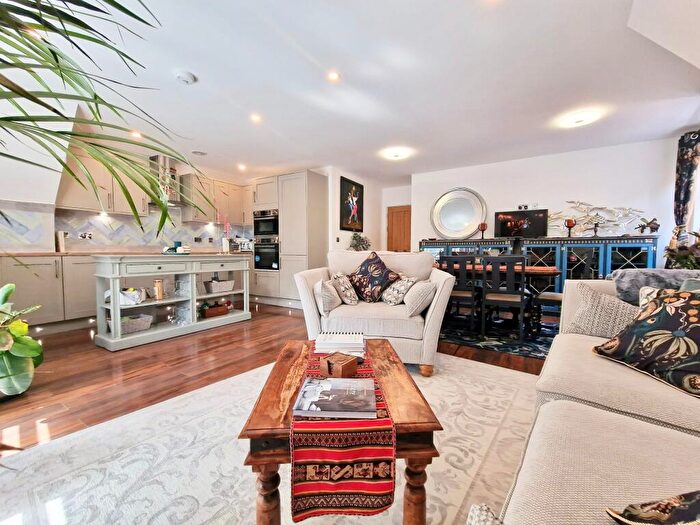 2 Bedroom Apartment To Rent In The Borough, Farnham, GU9