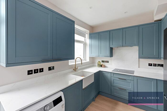3 Bedroom Terraced House For Sale In Willoughby Lane, Tottenham, N17