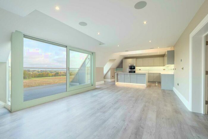 2 Bedroom Apartment For Sale In Riverview, Windrush Heights, Burford, OX18