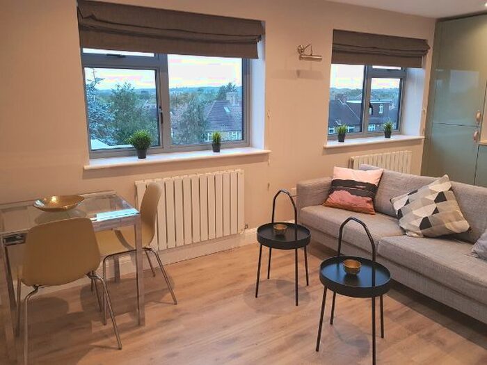 1 Bedroom Flat To Rent In Oakmead Gardens, Edgware, HA8