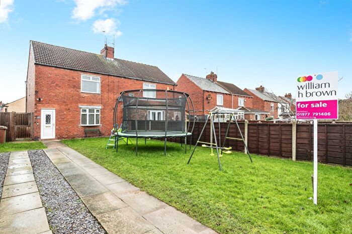 3 Bedroom Semi-Detached House For Sale In Palmers Avenue, South Elmsall, Pontefract, WF9