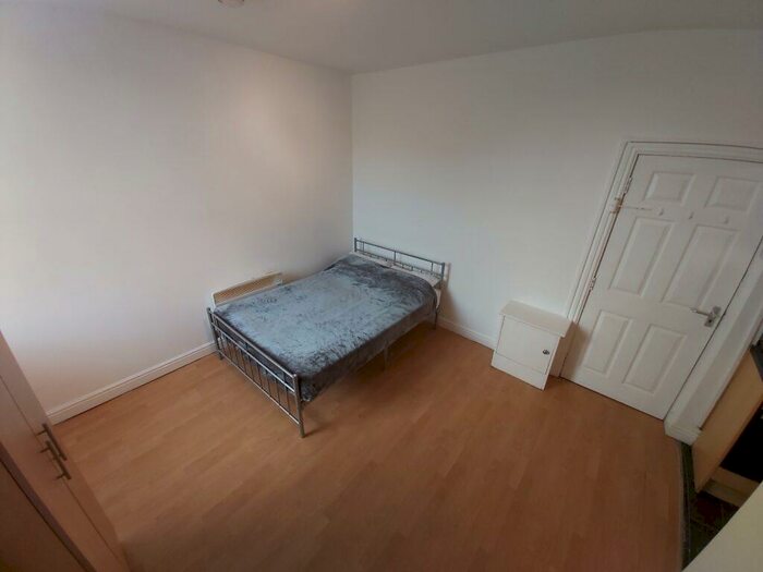Studio To Rent In Church Road, Armley, Leeds, LS12