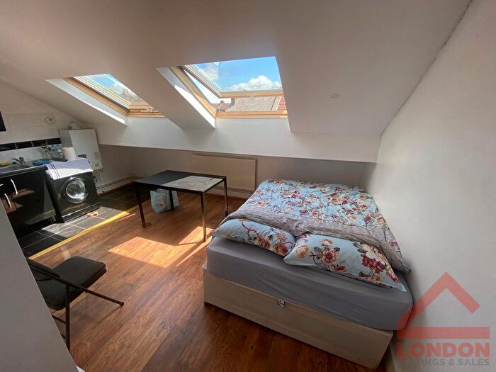 Studio To Rent In Grange Park Road, Thornton Heath, CR7