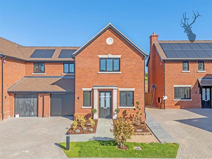 3 Bedroom House To Rent In George Cely Place, Stapleford Abbotts, RM4