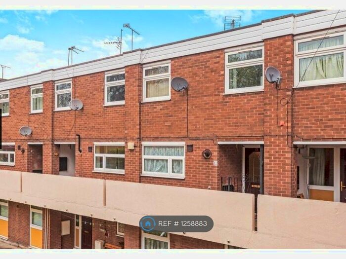 3 Bedroom Flat To Rent In St Giles View, Pontefract WF8