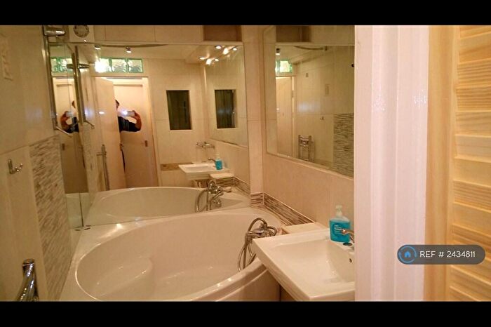 Studio To Rent In Farnham Road, Slough, SL2