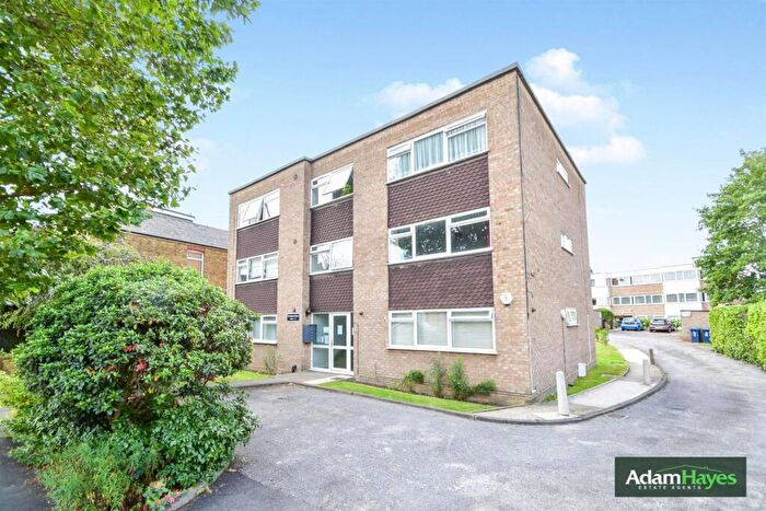 2 Bedroom Apartment To Rent In Hutton Grove, North Finchley, N12