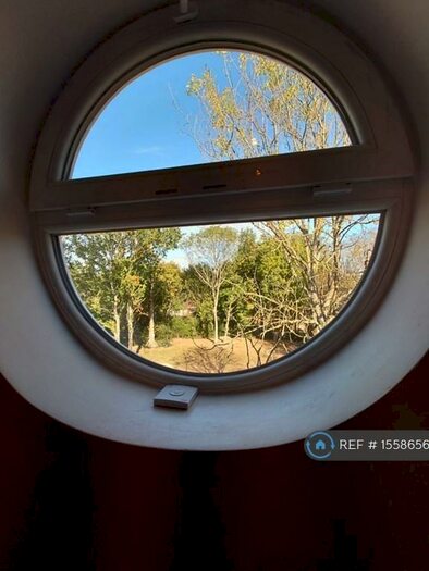 3 Bedroom Maisonette To Rent In Medway Drive, East Grinstead, RH19