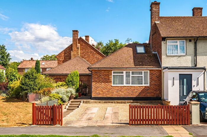 1 Bedroom End Of Terrace House For Sale In Prestwick Road, Watford, WD19