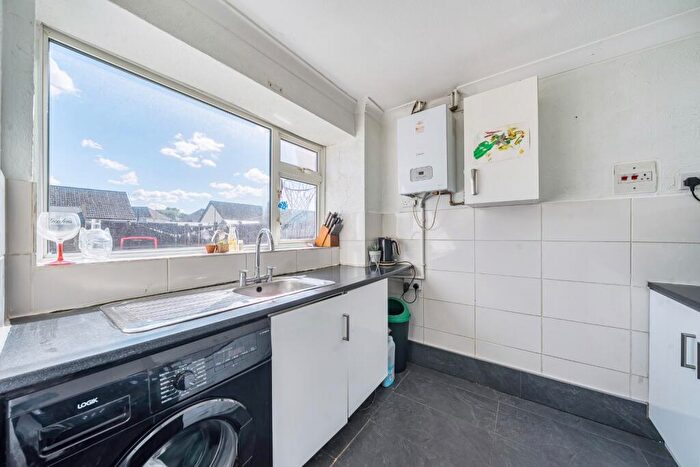 3 Bedroom End Of Terrace House For Sale In Lavender Court, Sittingbourne, Kent, ME10