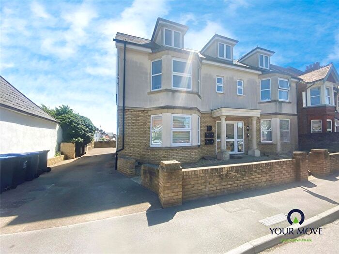 2 Bedroom Flat To Rent In Prices Avenue, Ramsgate, Kent, CT11