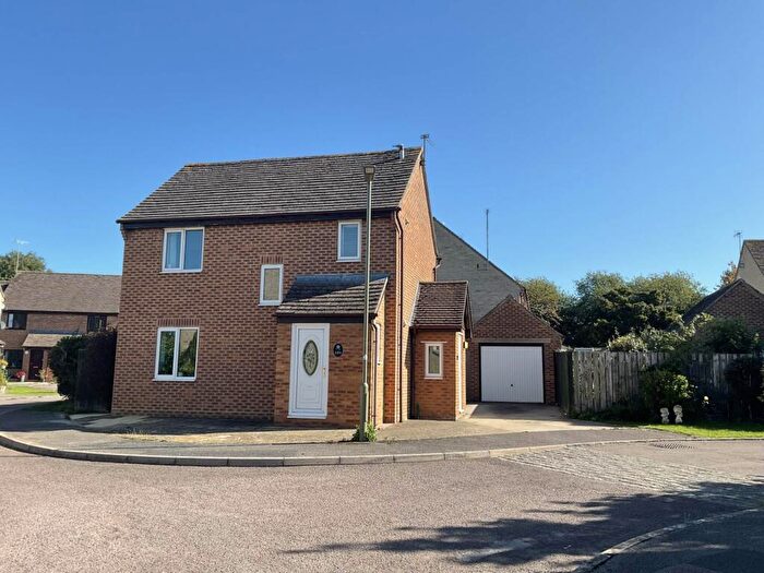 3 Bedroom Detached House To Rent In Manor Road, Witney, OX28