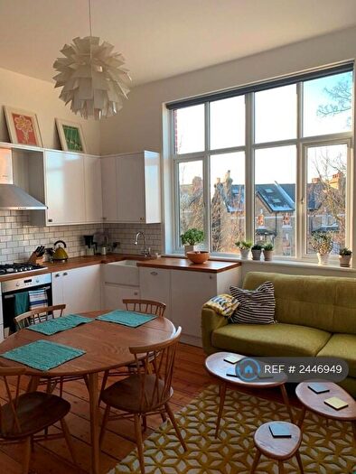 2 Bedroom Flat To Rent In Farquhar Road, London, SE19