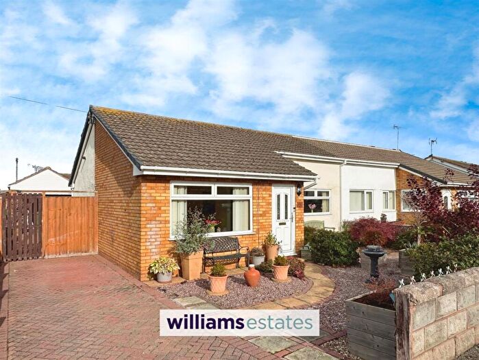 3 Bedroom Semi-Detached Bungalow For Sale In Rochester Drive, Prestatyn, LL19