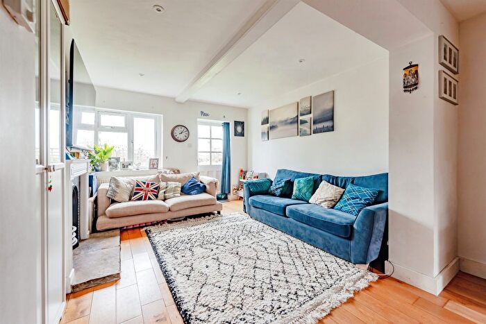 3 Bedroom End Of Terrace House For Sale In Hollis Row, Common Road, Redhill, RH1