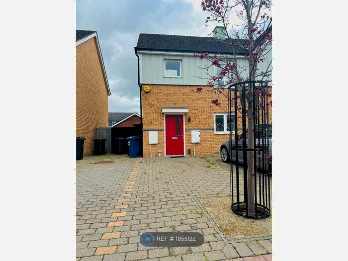 3 Bedroom Semi-Detached House To Rent In College Way, Grays, RM16