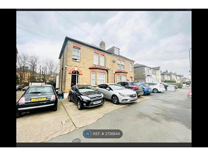 Studio To Rent In Eastern Road, Romford, RM1