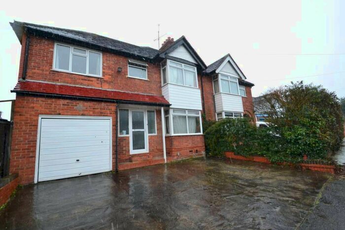 6 Bedroom Semi-Detached House To Rent In Palmerstone Road, Earley, RG6