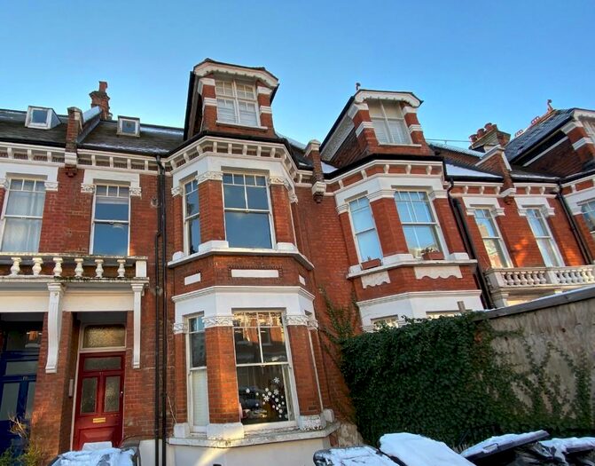 Studio To Rent In Inglewood Road, London, NW6