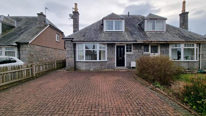 3 Bedroom Semi-Detached House To Rent In Newlands Crescent, Broomhill, Aberdeen, AB10